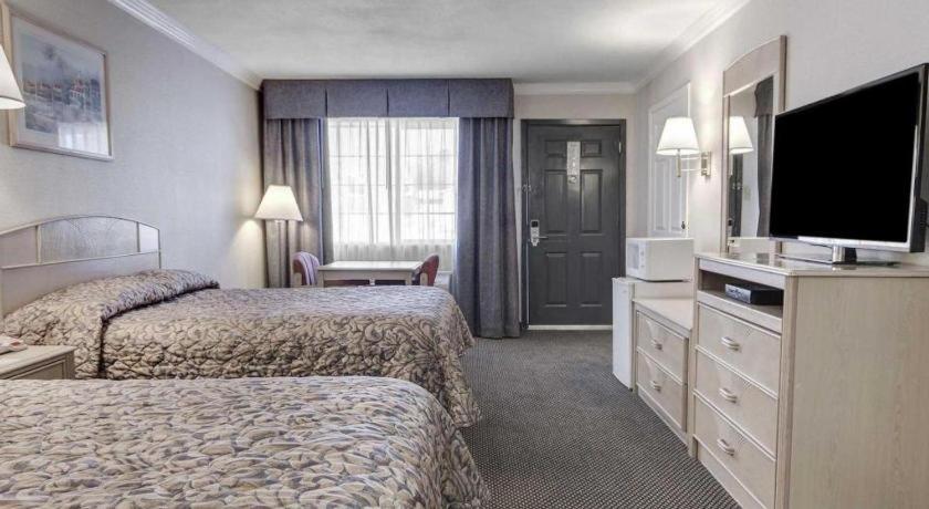 Econo Lodge Van Horn Buitenkant foto
