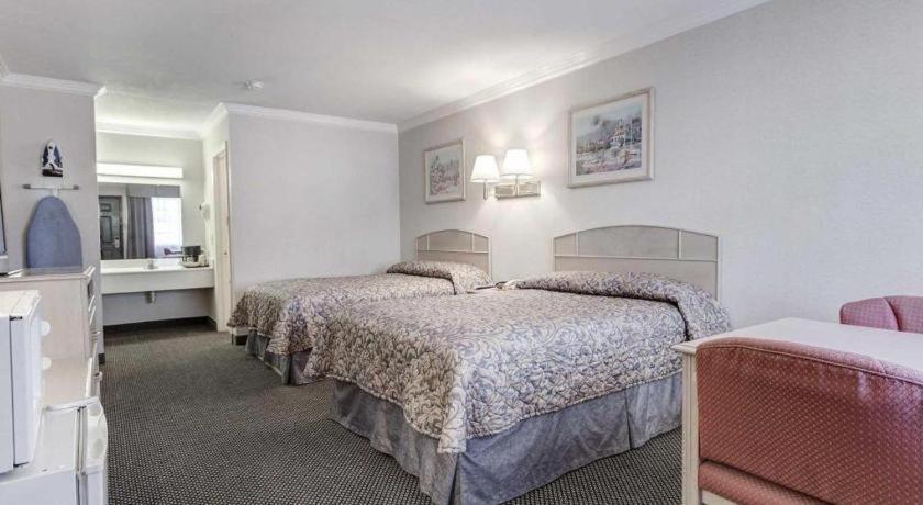 Econo Lodge Van Horn Buitenkant foto