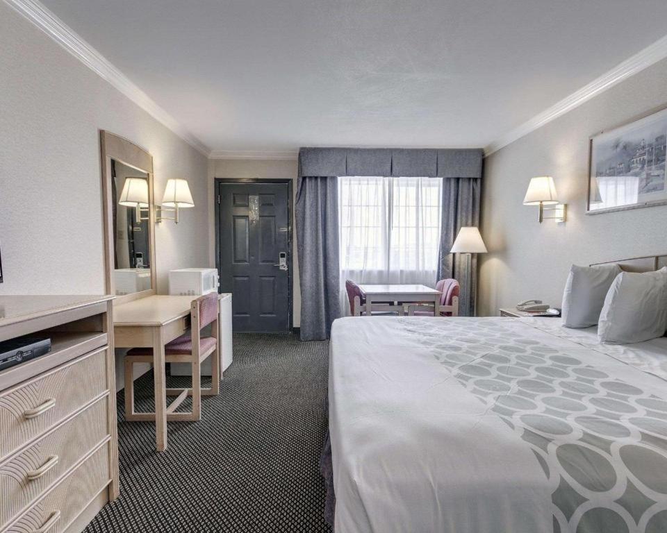 Econo Lodge Van Horn Buitenkant foto