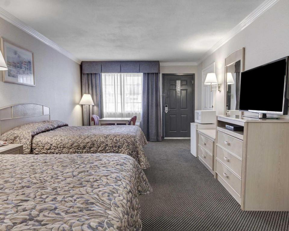 Econo Lodge Van Horn Buitenkant foto