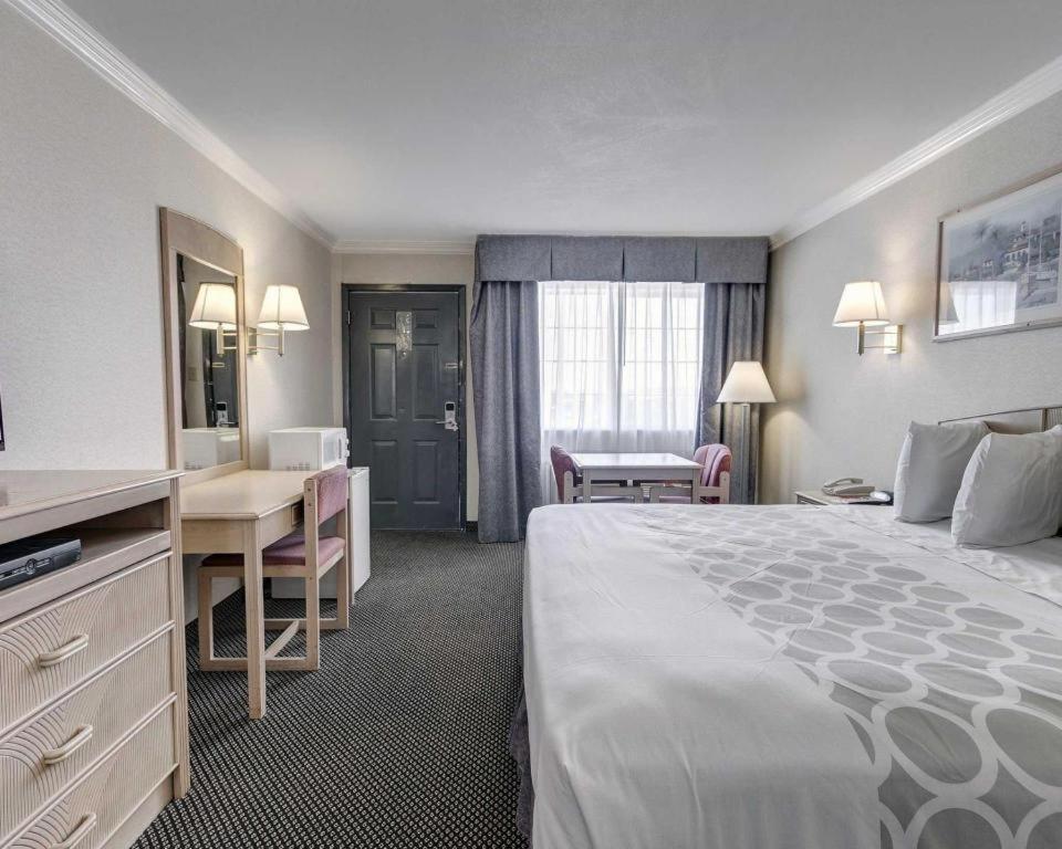 Econo Lodge Van Horn Buitenkant foto
