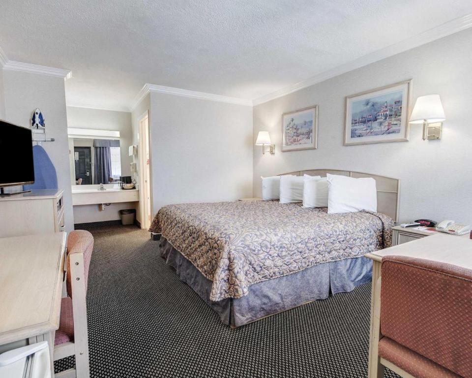 Econo Lodge Van Horn Buitenkant foto