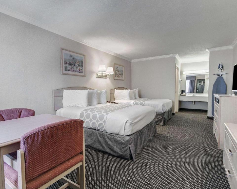 Econo Lodge Van Horn Buitenkant foto